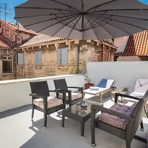 Apartment Cindro With Terrace, Split